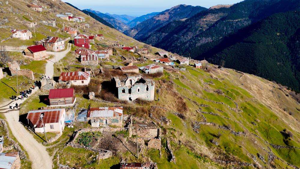 Santa Harabeleri’nde şehit öğretmen için yürüyüş! Konya’dan öğrenciler de katıldı 3